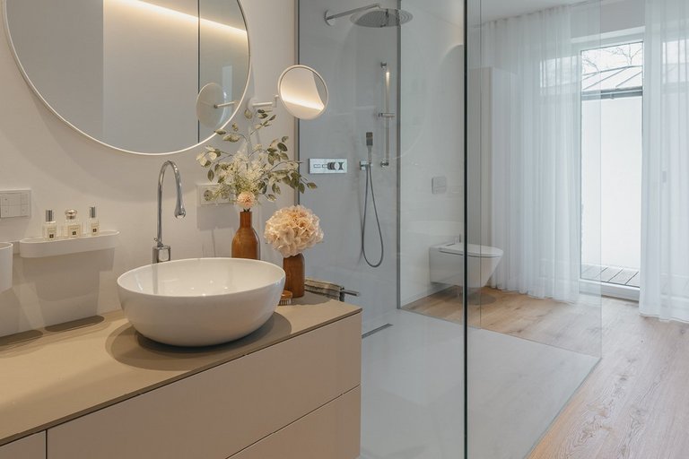 Friendly bathroom in a detached house with oak parquet flooring